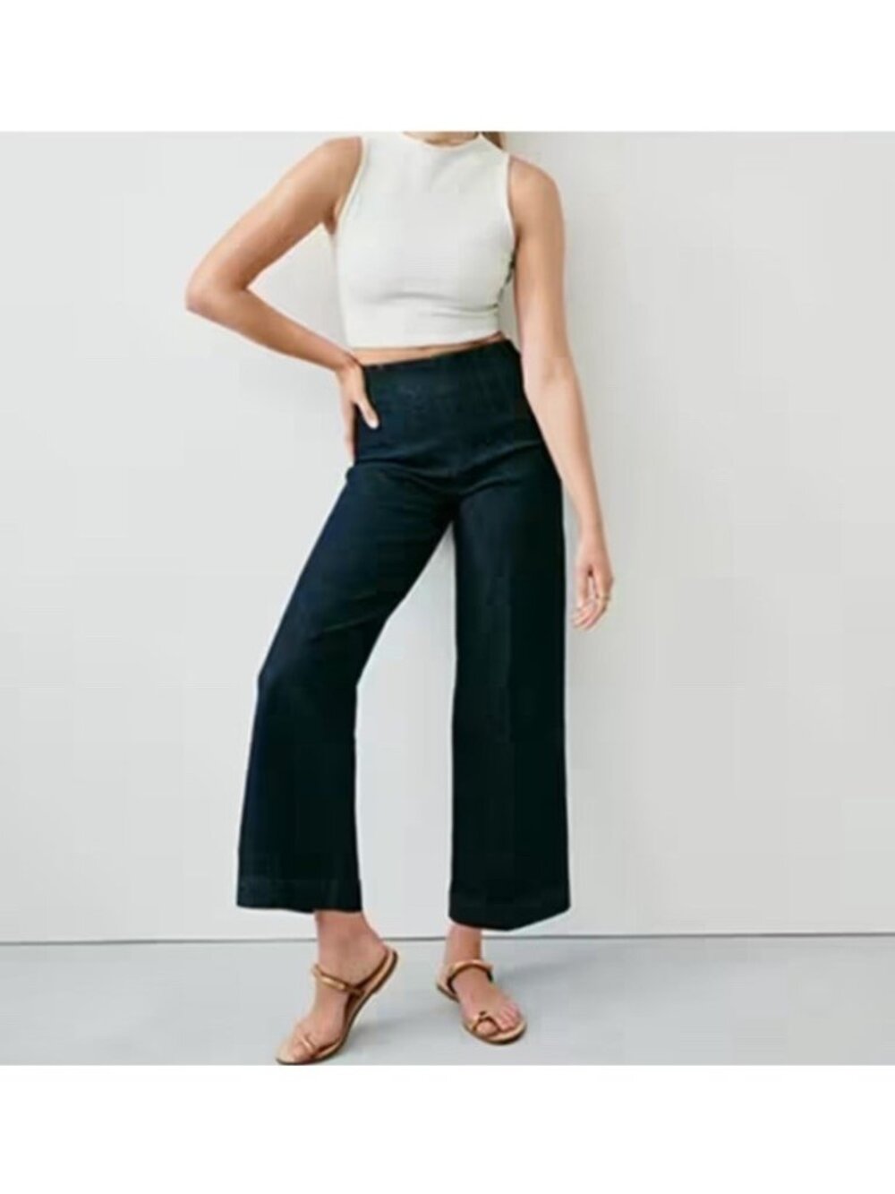 Spanx The Perfect Black Pant Crop 23” Flare Pants Women’s Size Medium Black